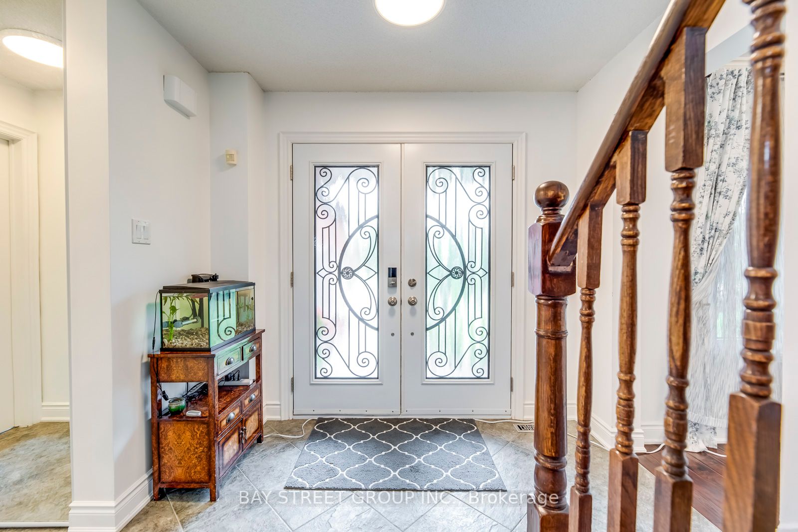 1469 Reeves Gate
