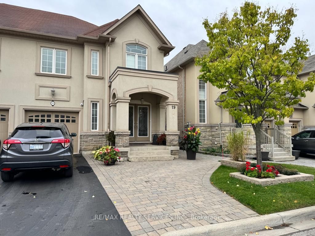 19 Beachville Circ