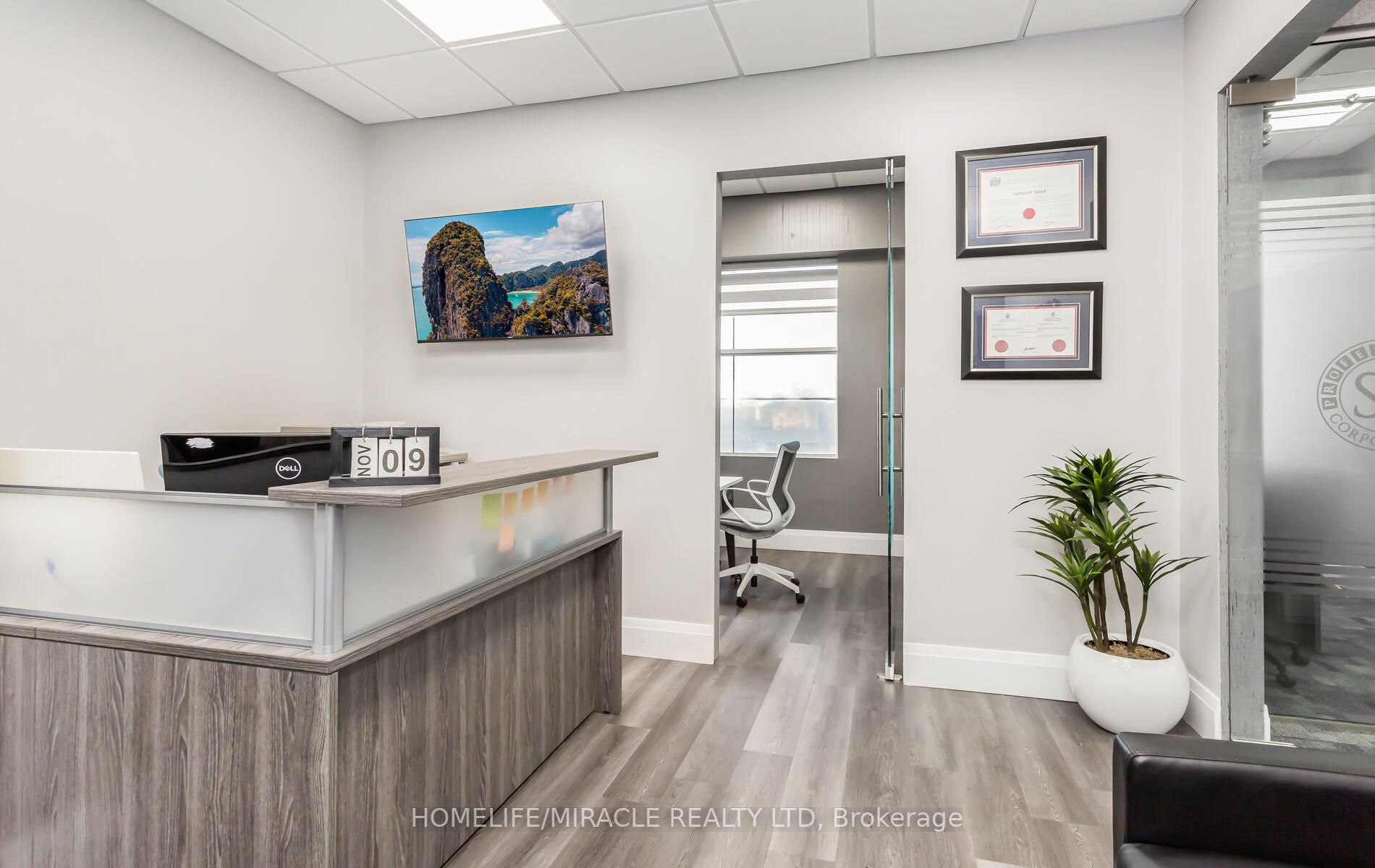 5 Brisdale Dr, #206