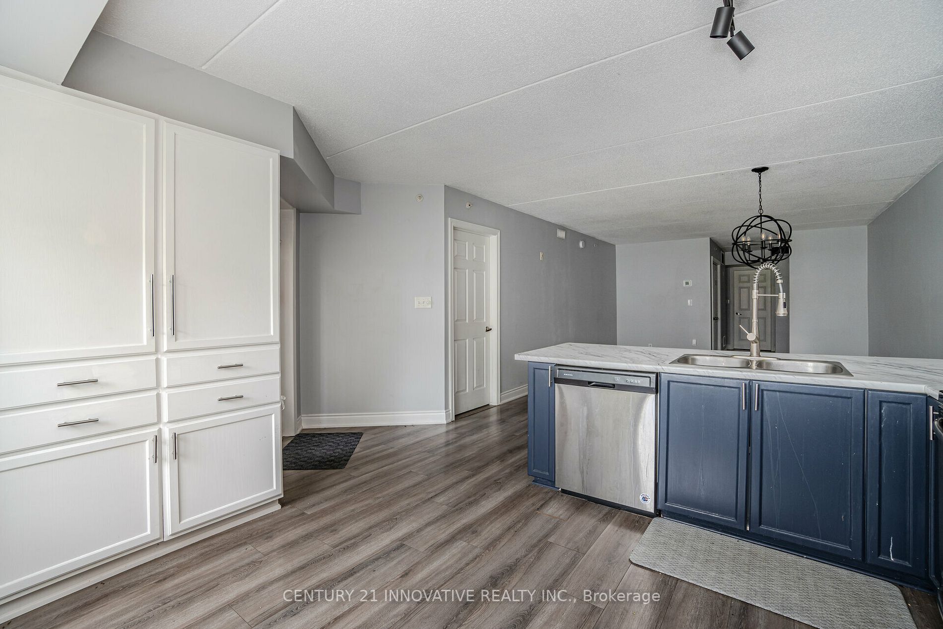 1491 Maple Avenue, #111