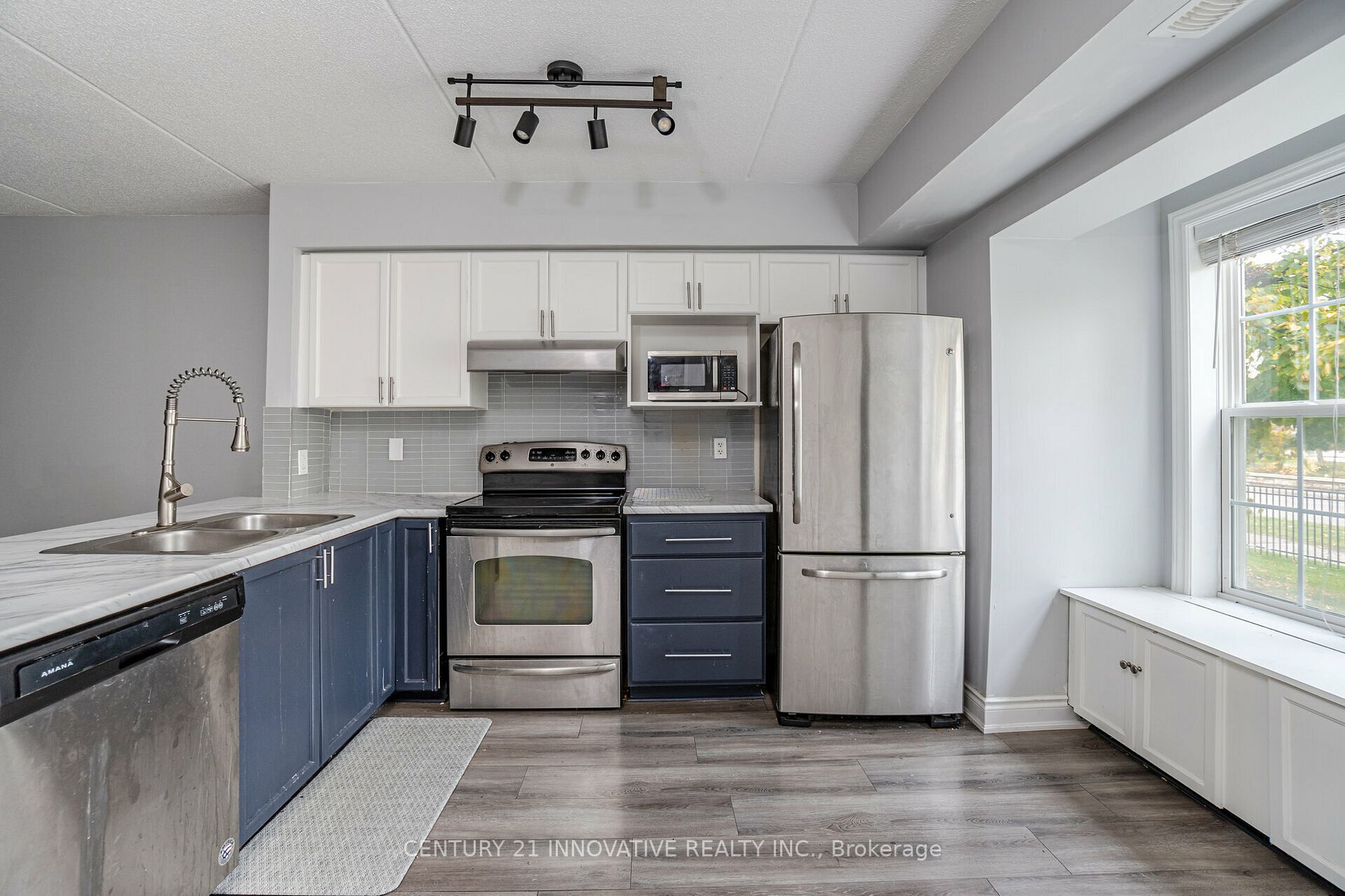 1491 Maple Avenue, #111