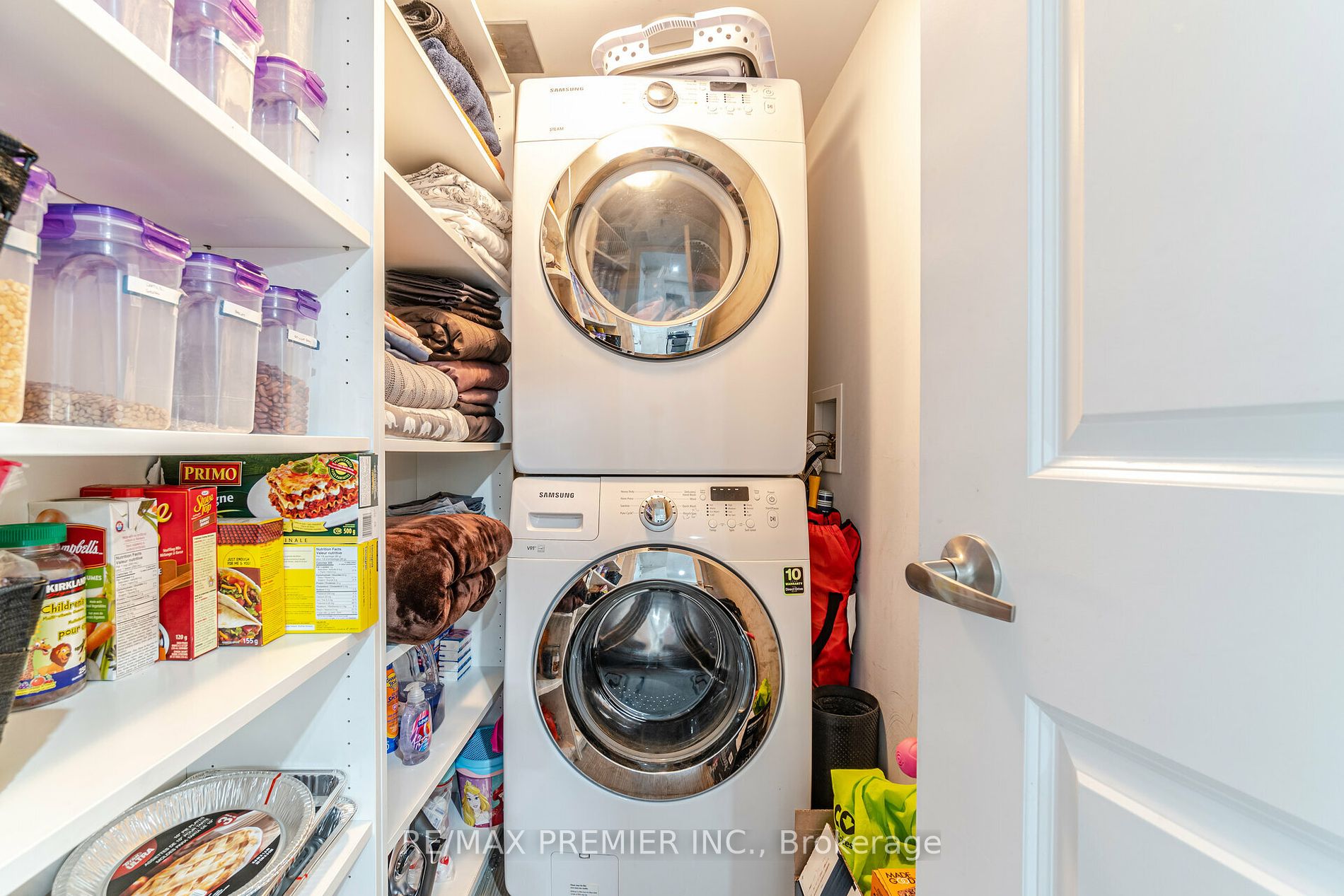 60 Baycliffe Cres W, #208
