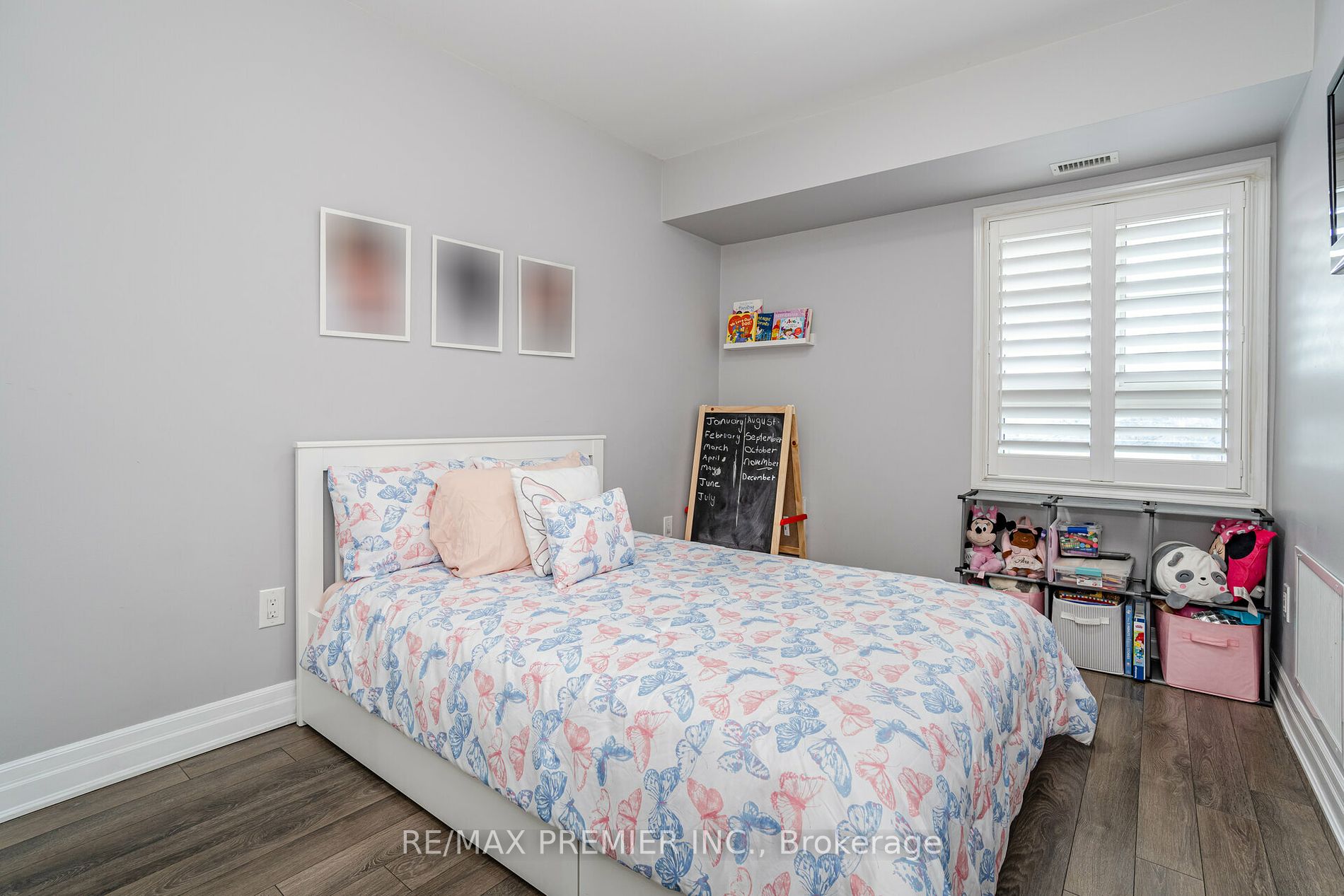60 Baycliffe Cres W, #208