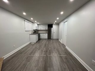 2754 Bucklepost Bsmt Cres