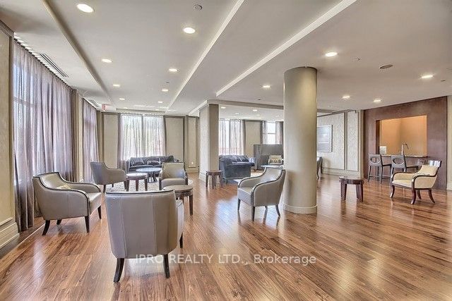 60 Heintzman St, #1613