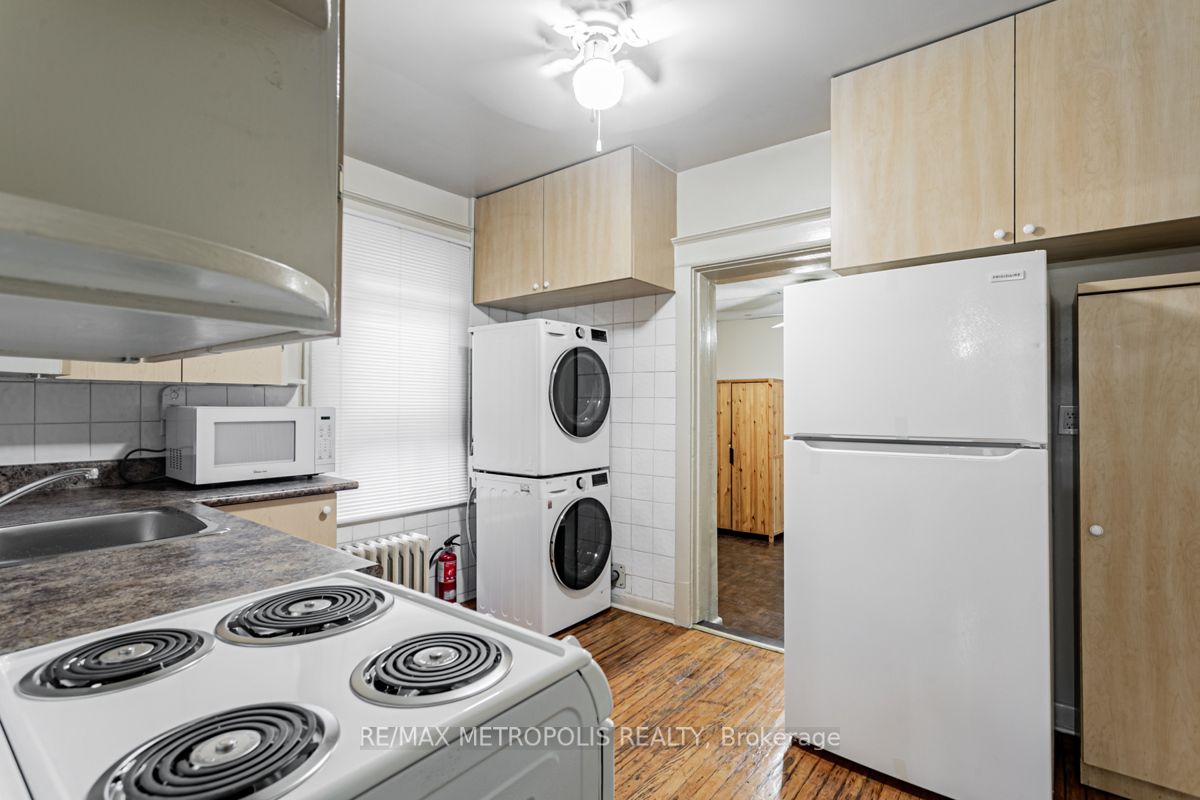 2229 Dundas St W, #Upper