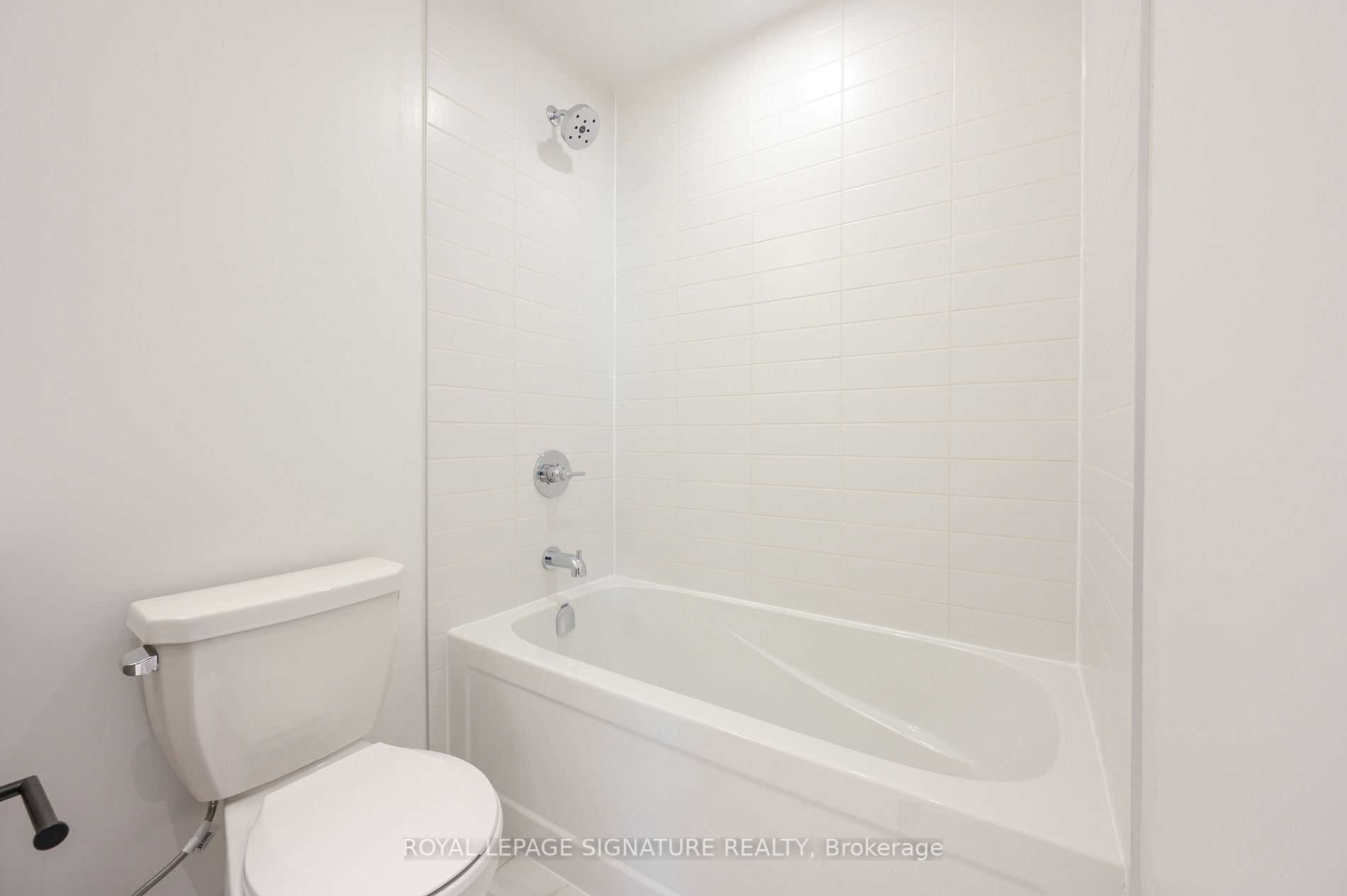 10 Lagerfeld Dr, #215