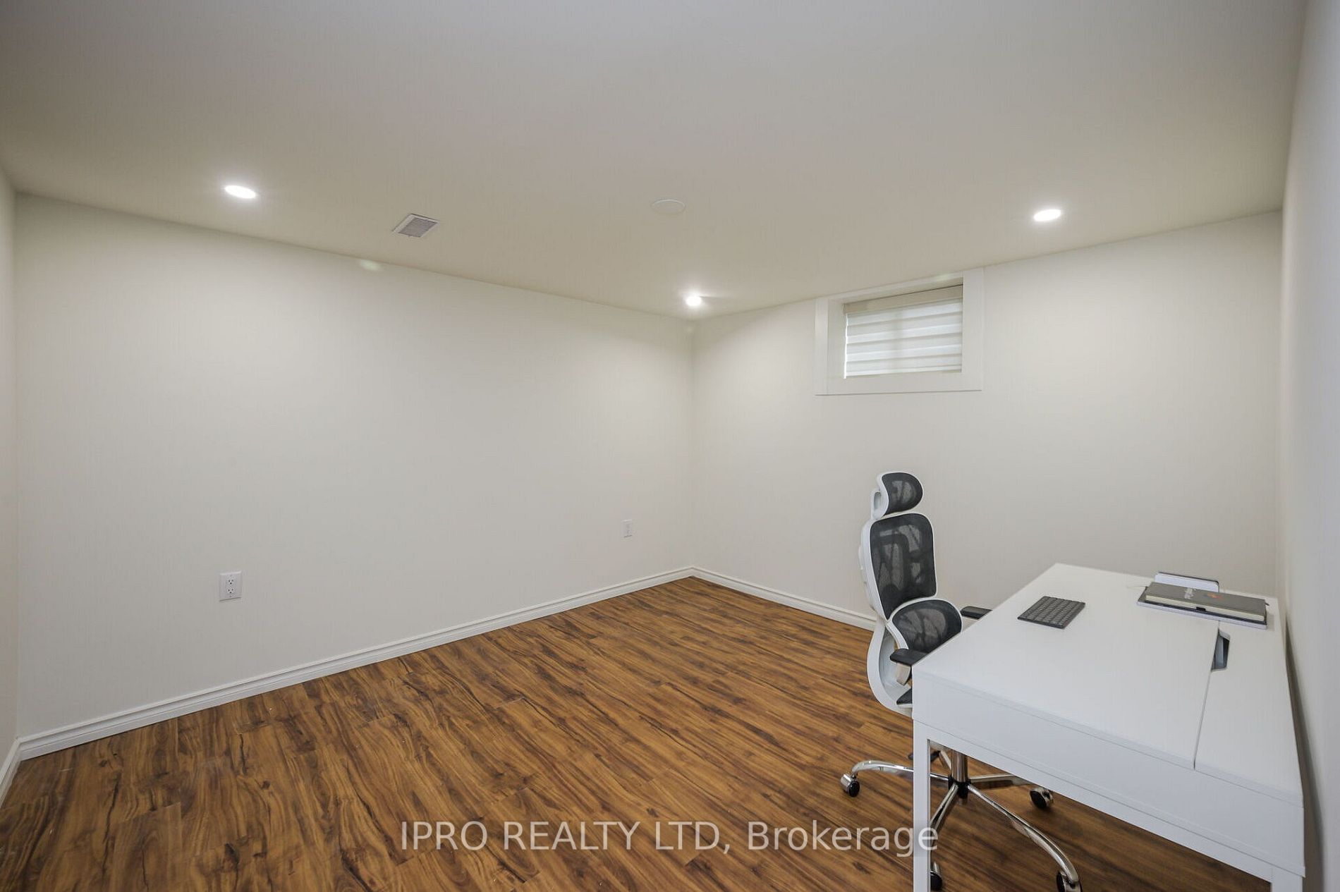 253 Appleby Line