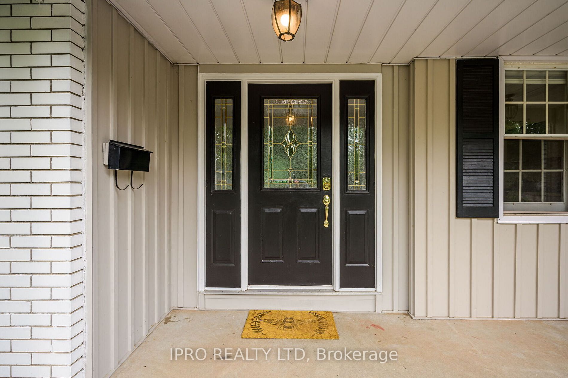 253 Appleby Line