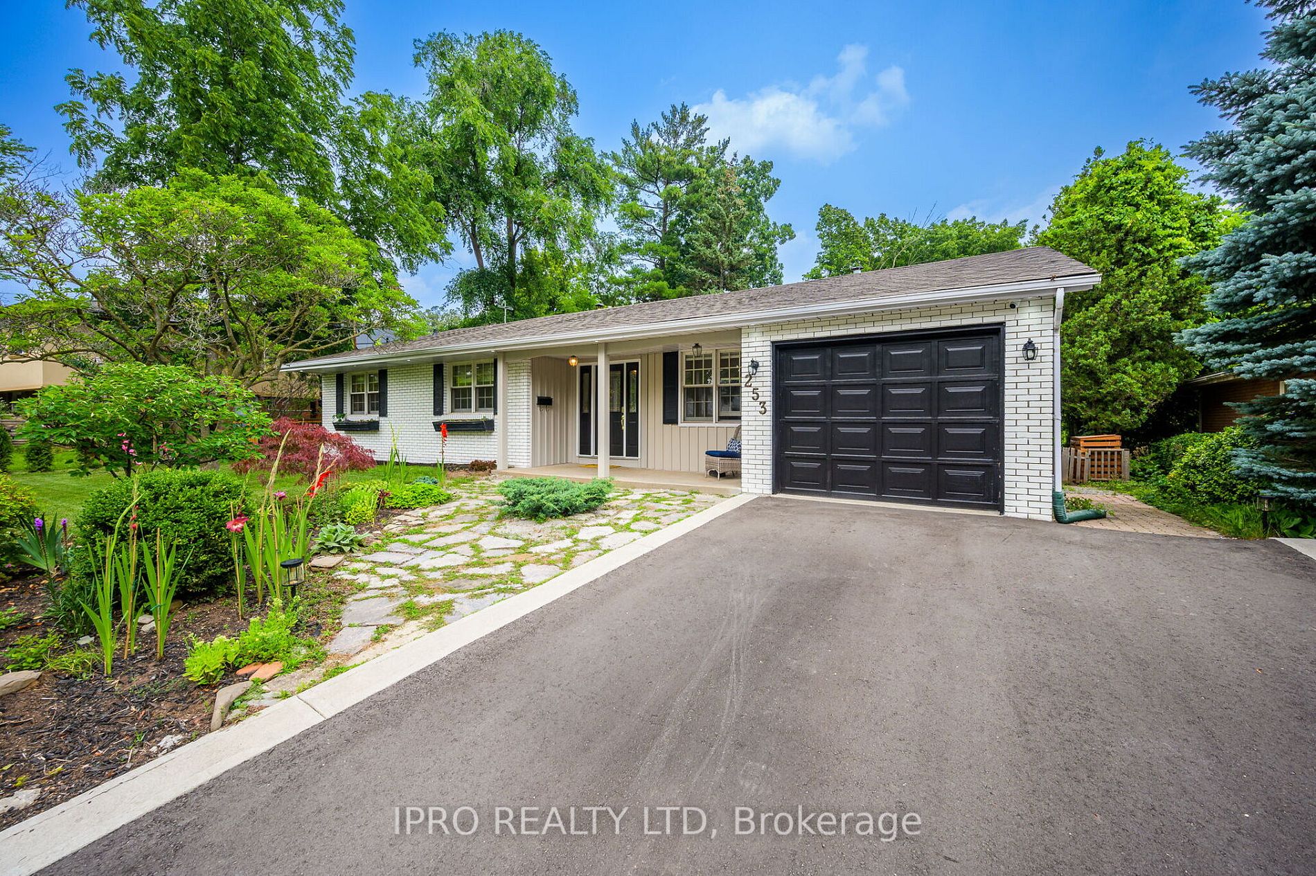 253 Appleby Line