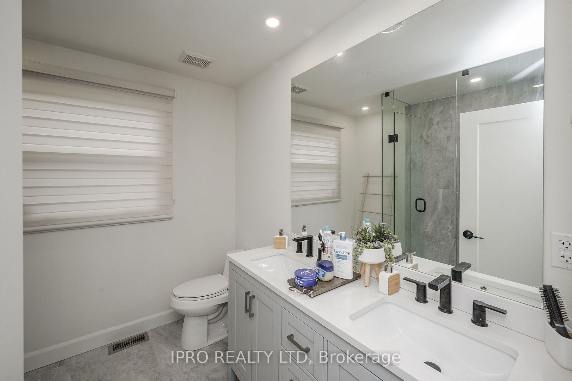 253 Appleby Line