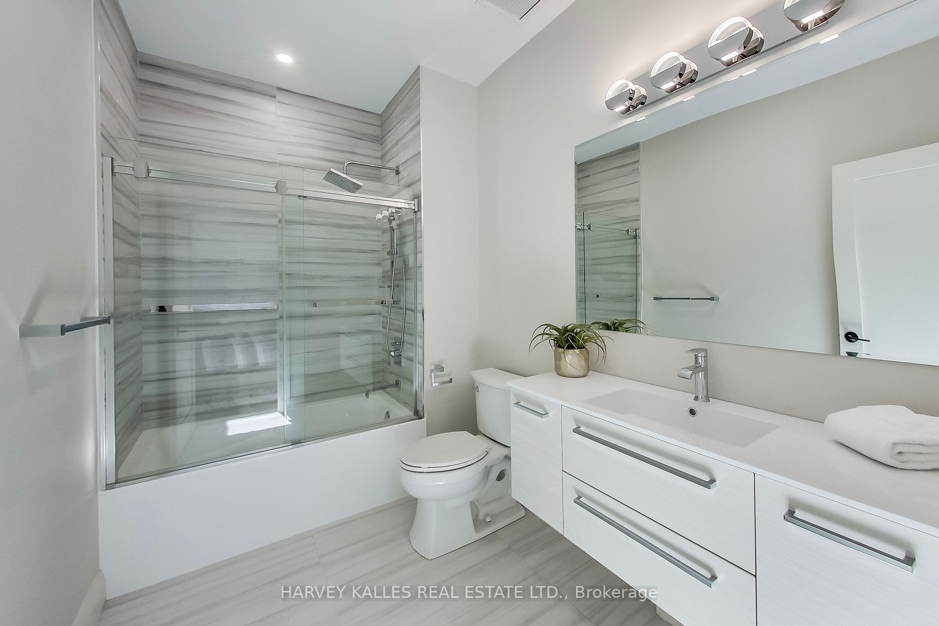2896 Dundas St W, #2