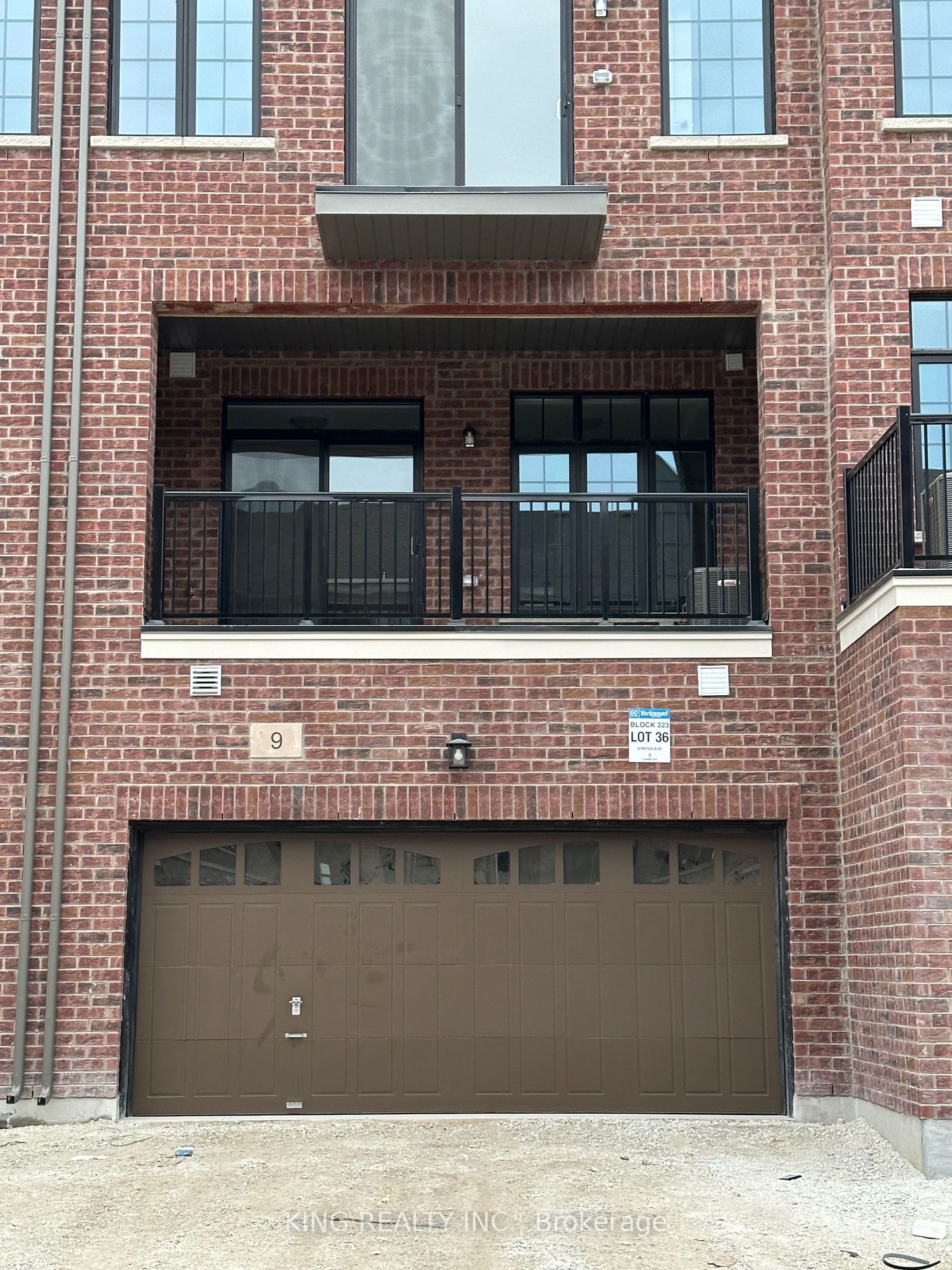 9 Petch Ave E