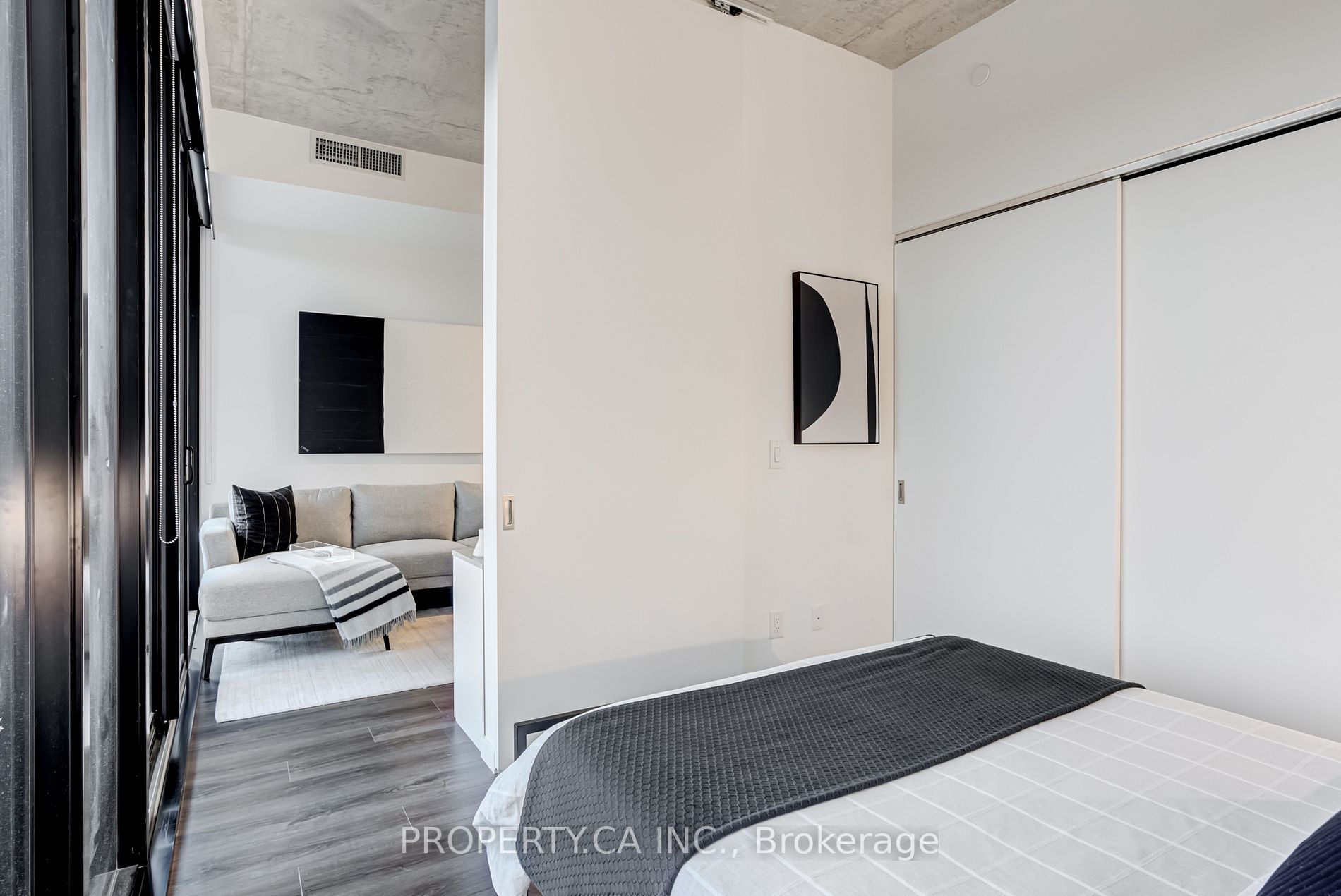 7 Smith Cres, #702