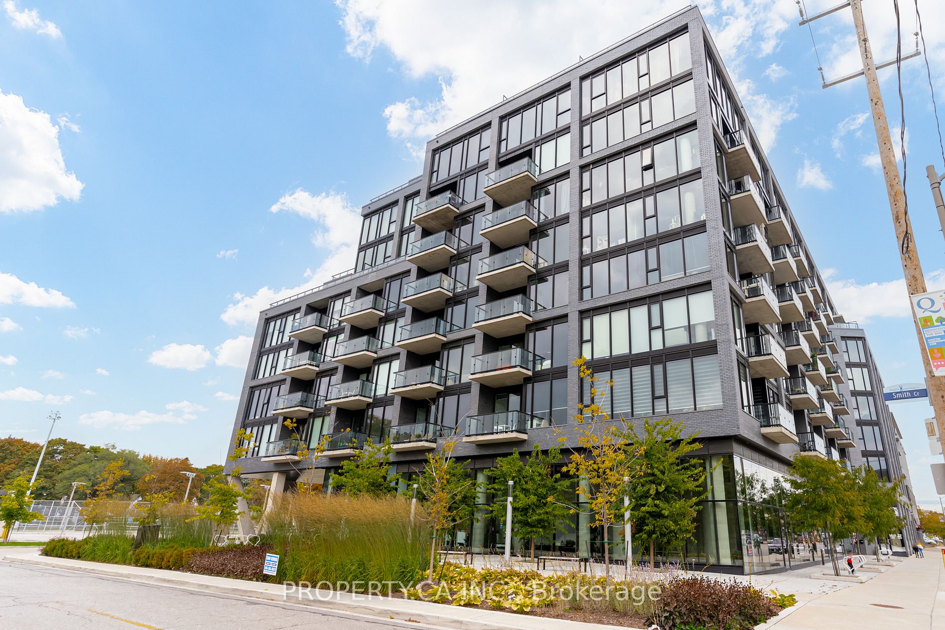 7 Smith Cres, #702