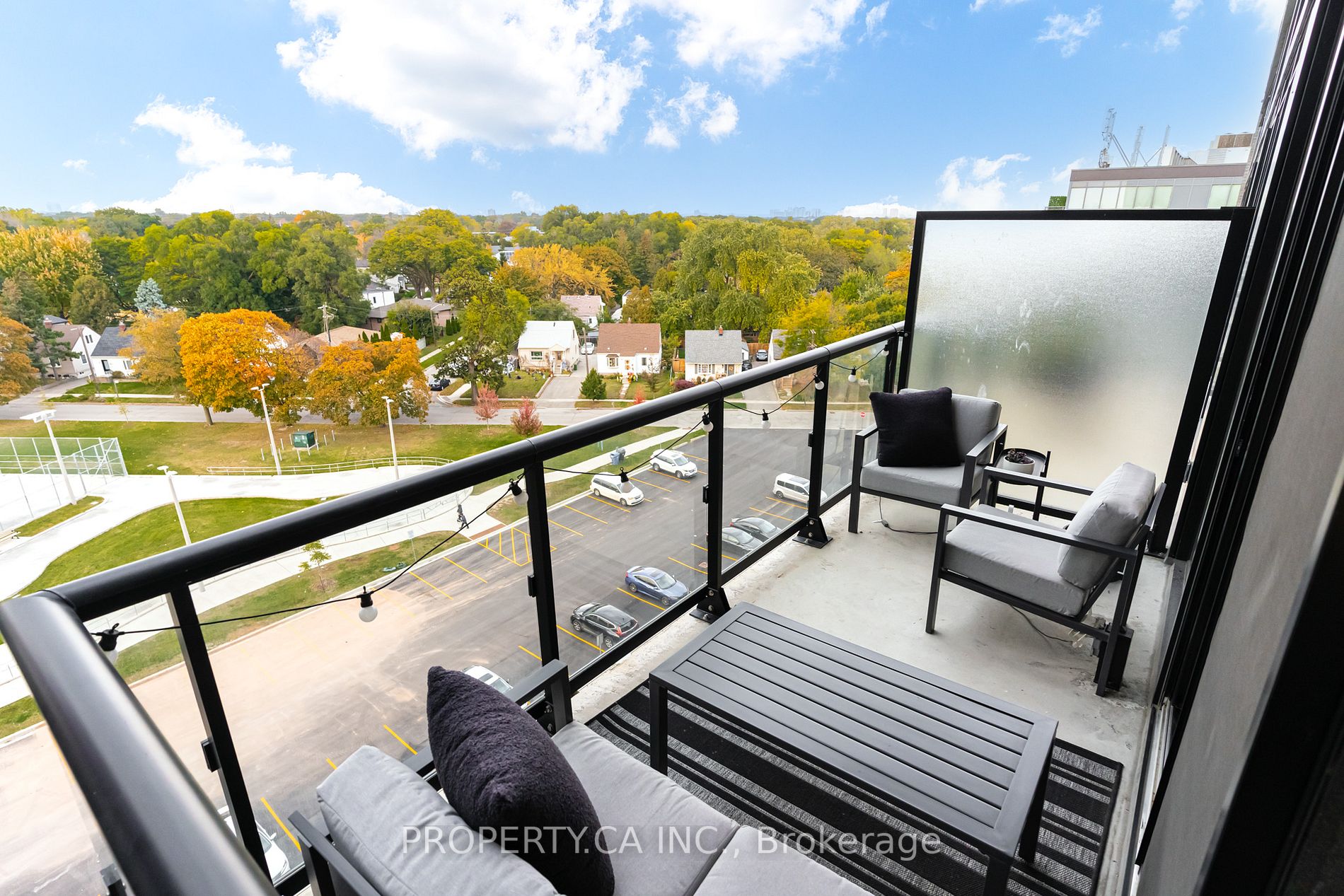 7 Smith Cres, #702