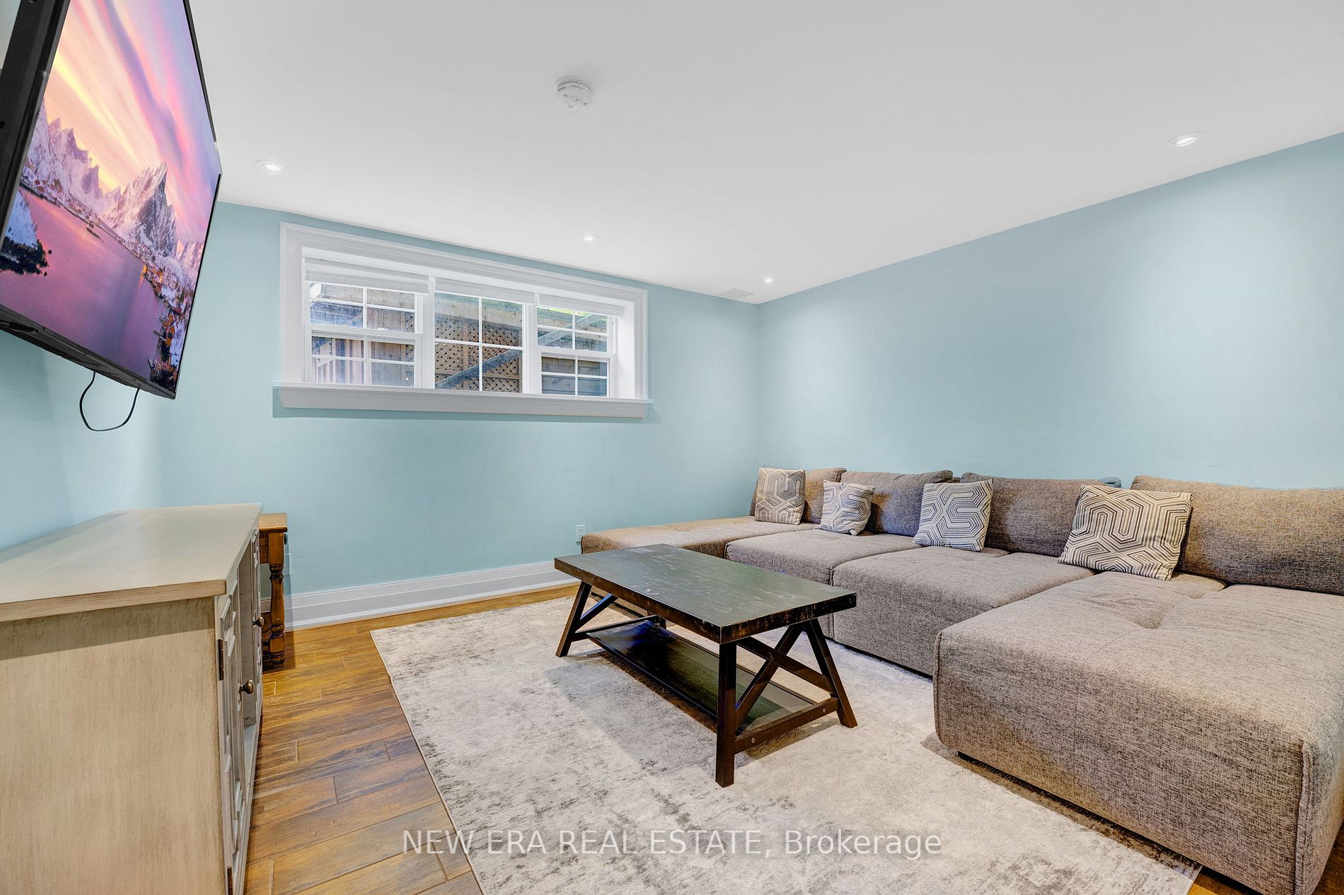 641 Bobolink Rd