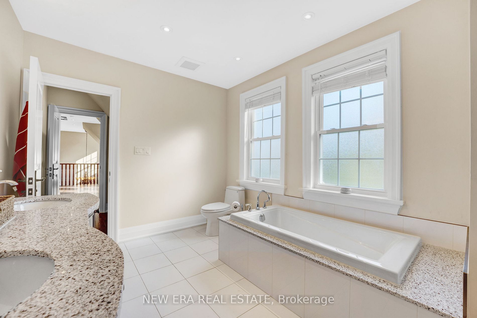 641 Bobolink Rd