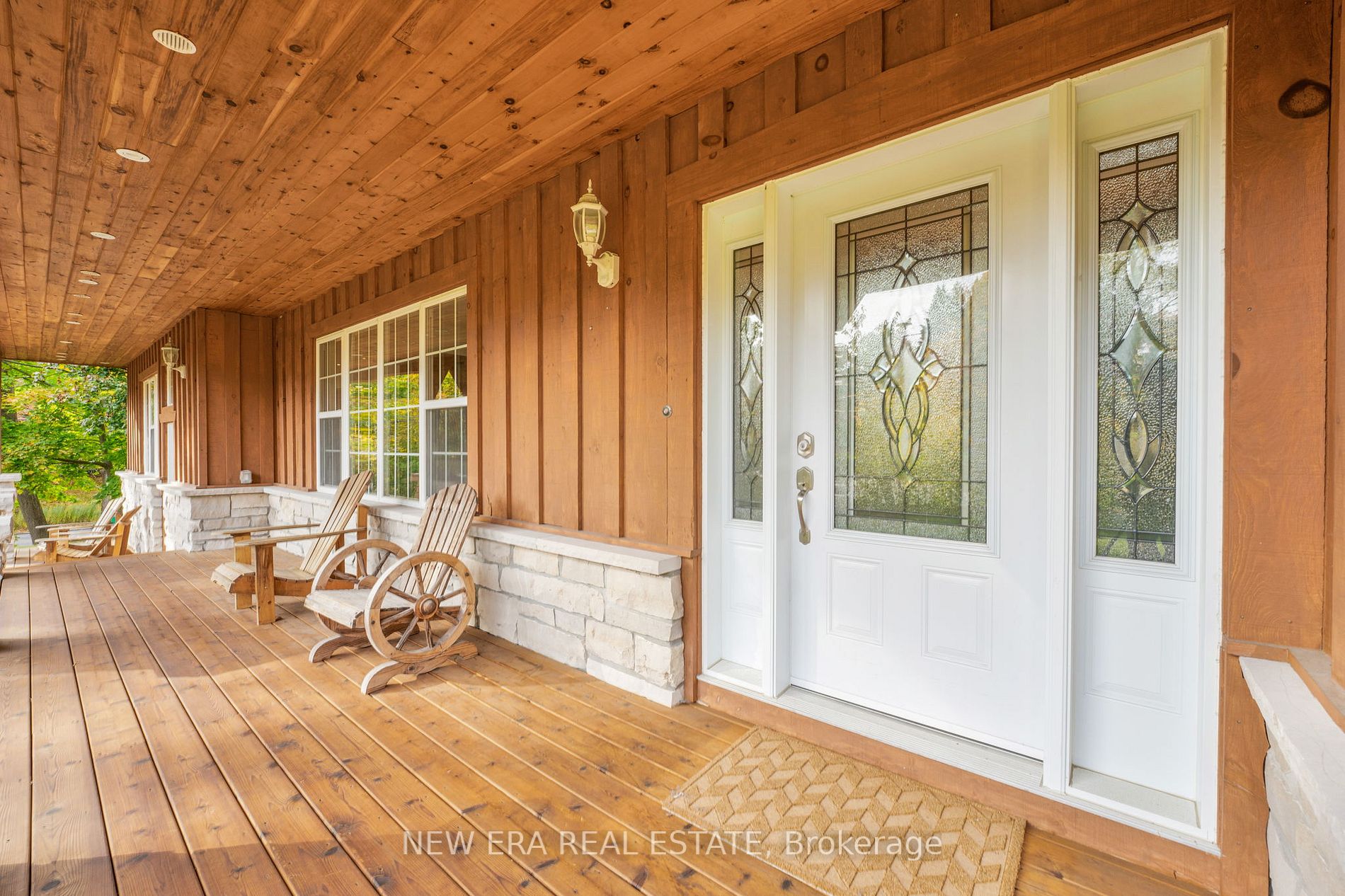 641 Bobolink Rd