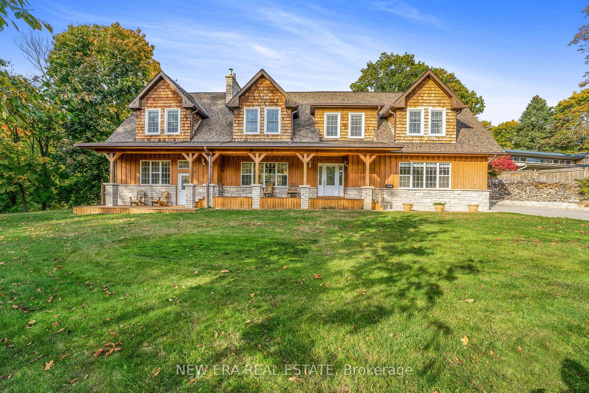 641 Bobolink Rd