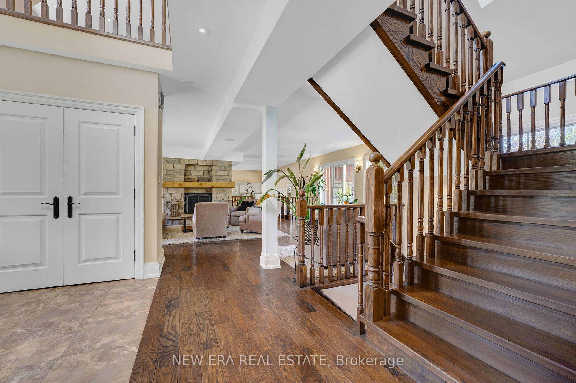 641 Bobolink Rd