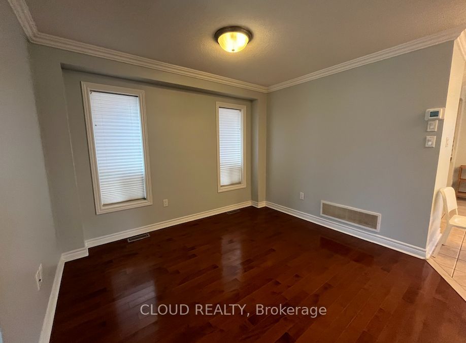 22 Amboise Cres