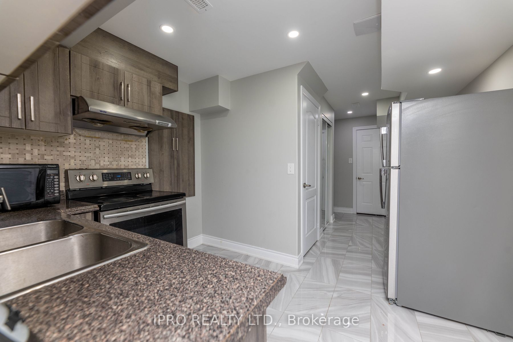 76 Germain Circ
