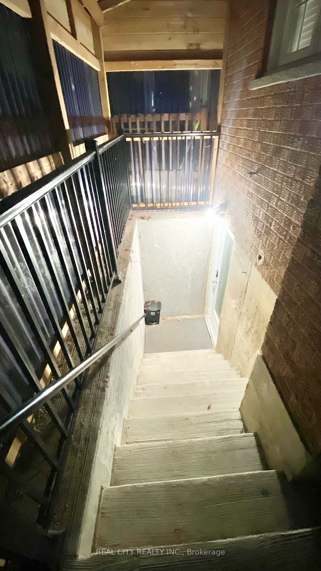 5953 Chorley Basement Pl