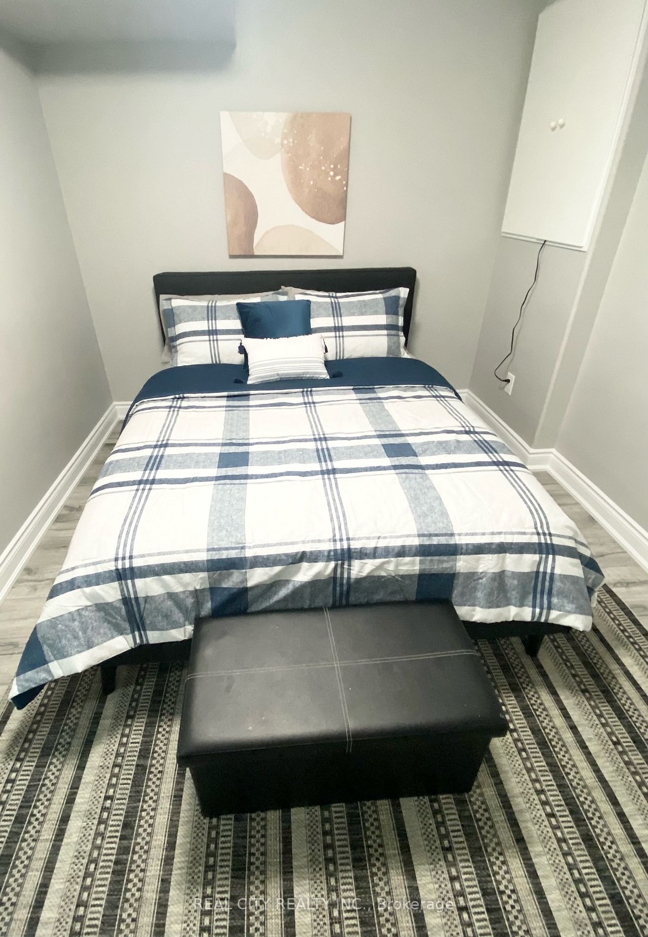 5953 Chorley Basement Pl