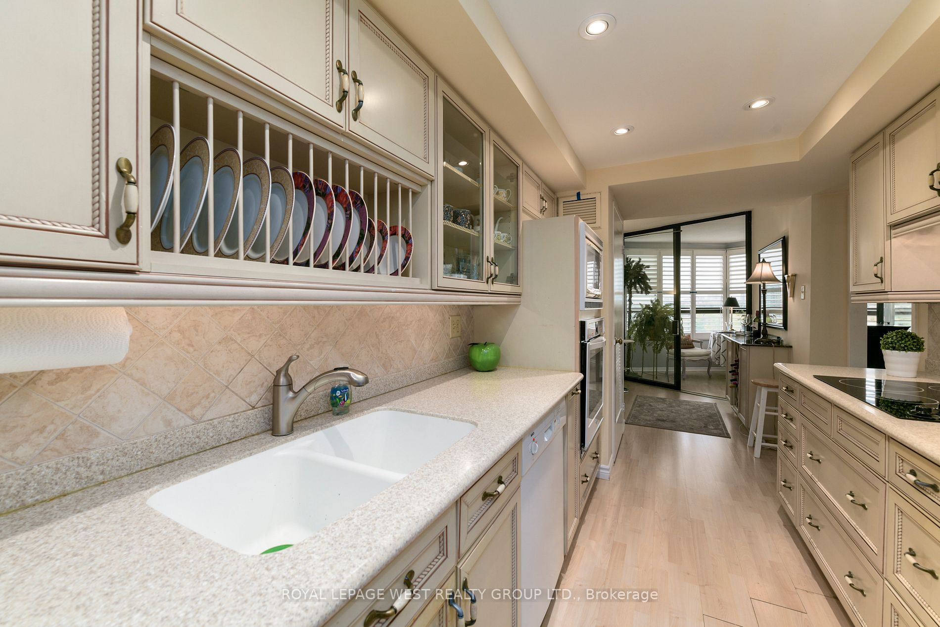 1300 Bloor St, #1010