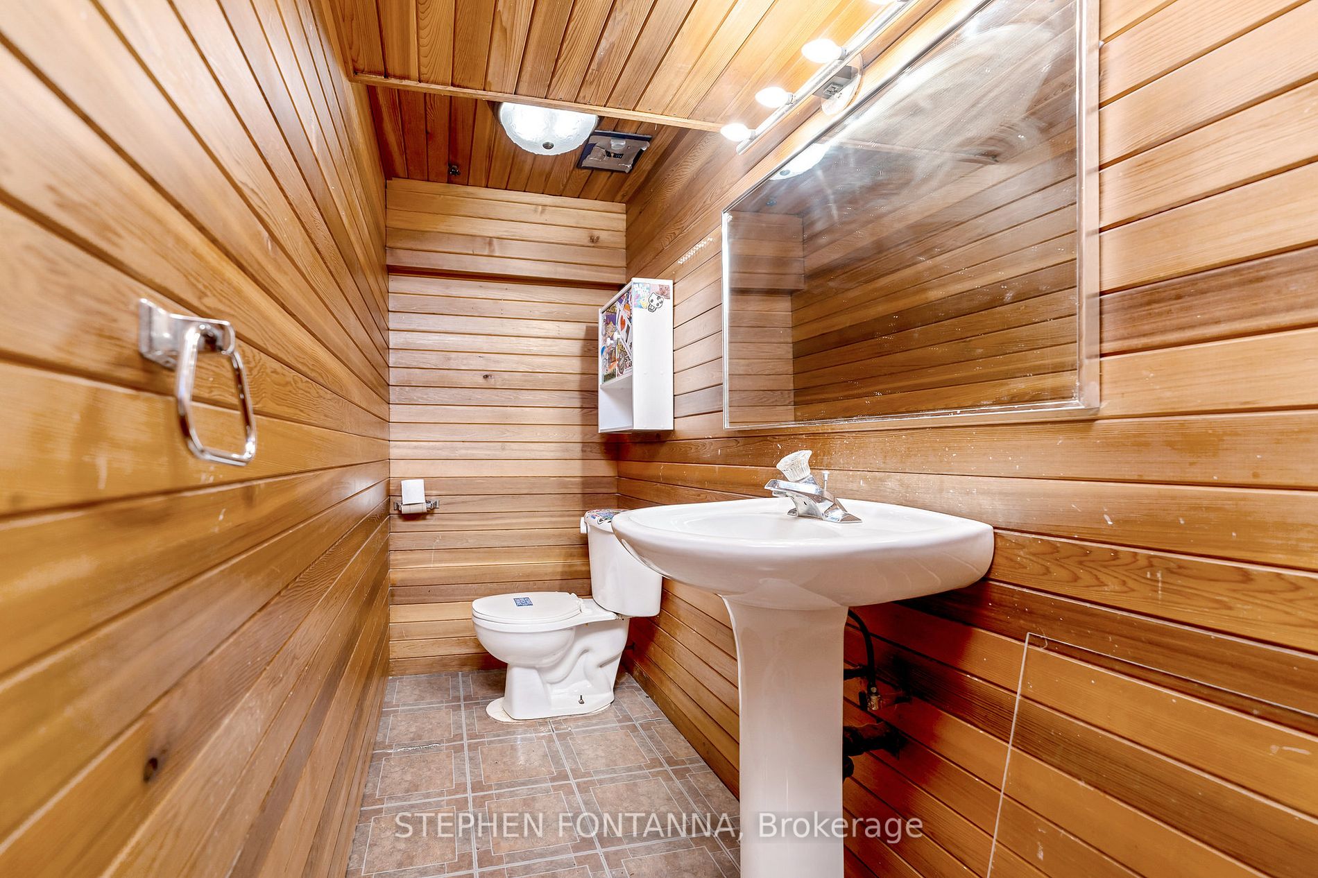 93 Joycelyn Cres