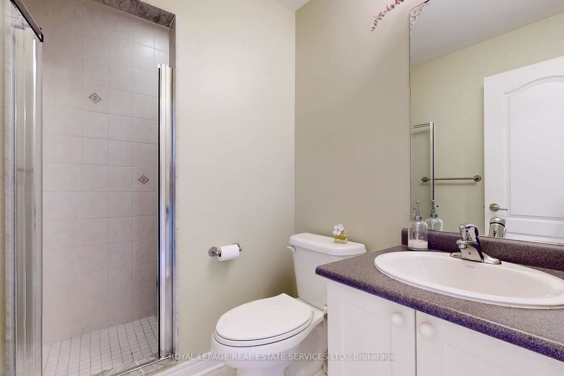 3552 Eglinton Avenue W
