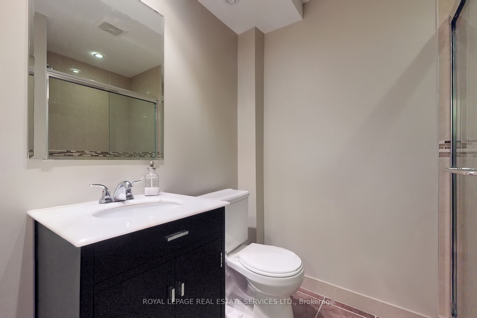 3552 Eglinton Avenue W