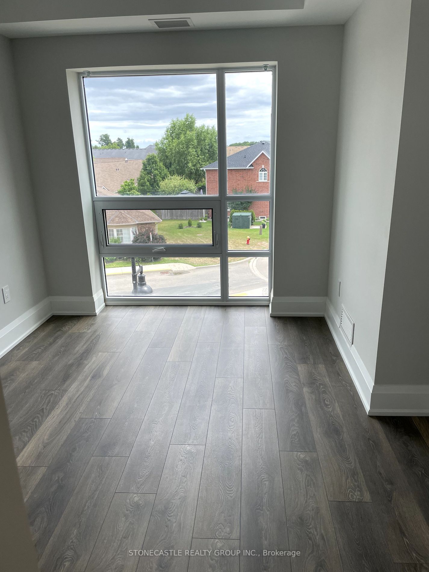 4040 Upper Middle Rd, #323