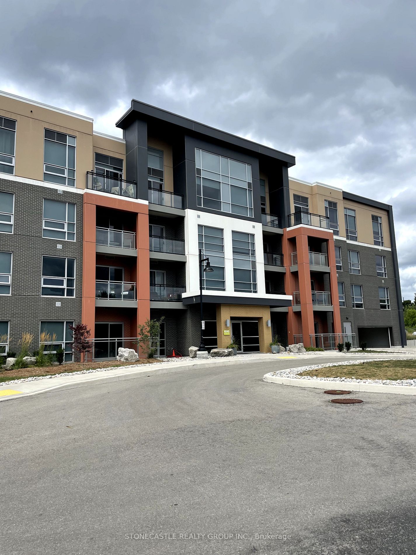 4040 Upper Middle Rd, #323