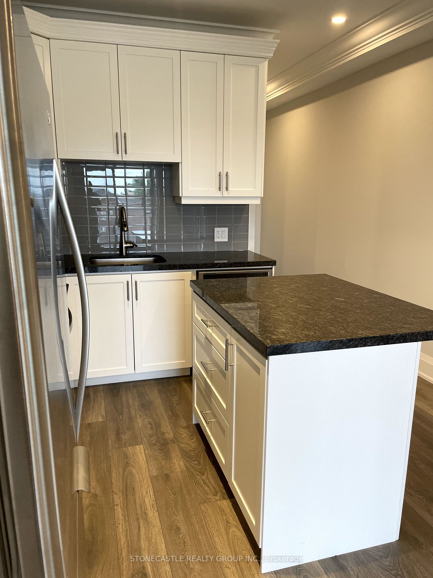 4040 Upper Middle Rd, #323