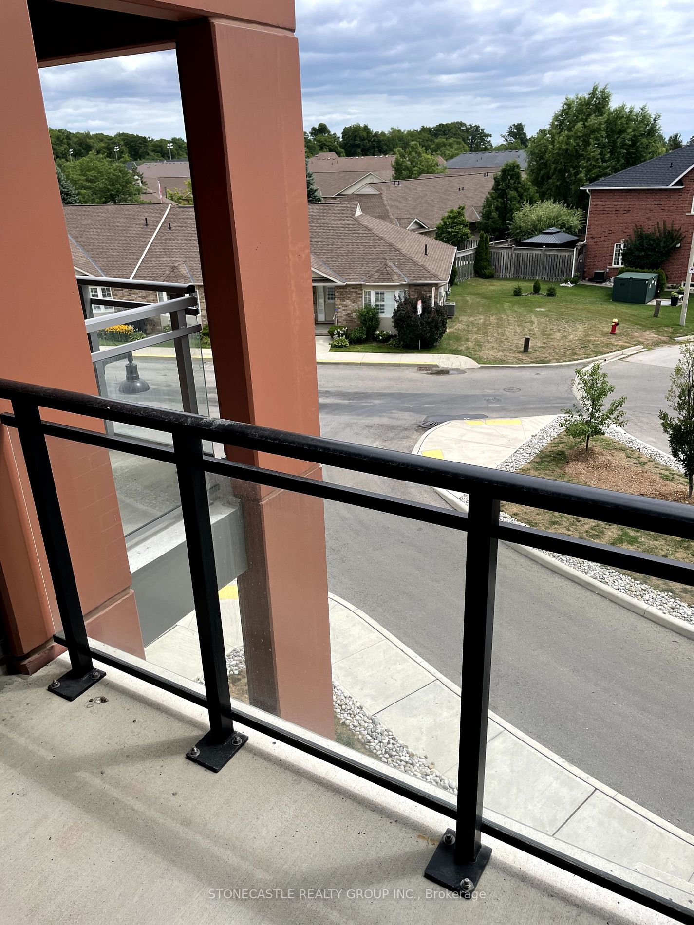 4040 Upper Middle Rd, #301