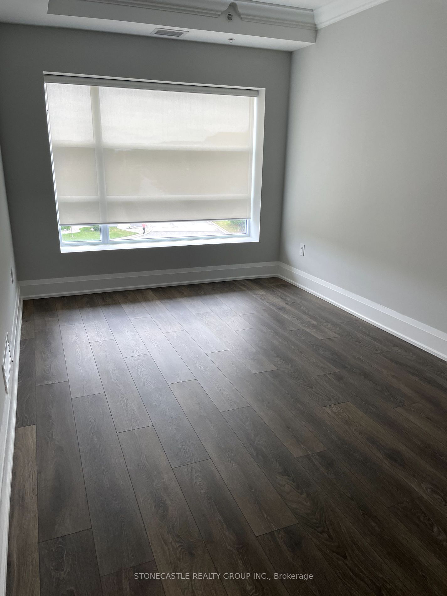 4040 Upper Middle Rd, #301