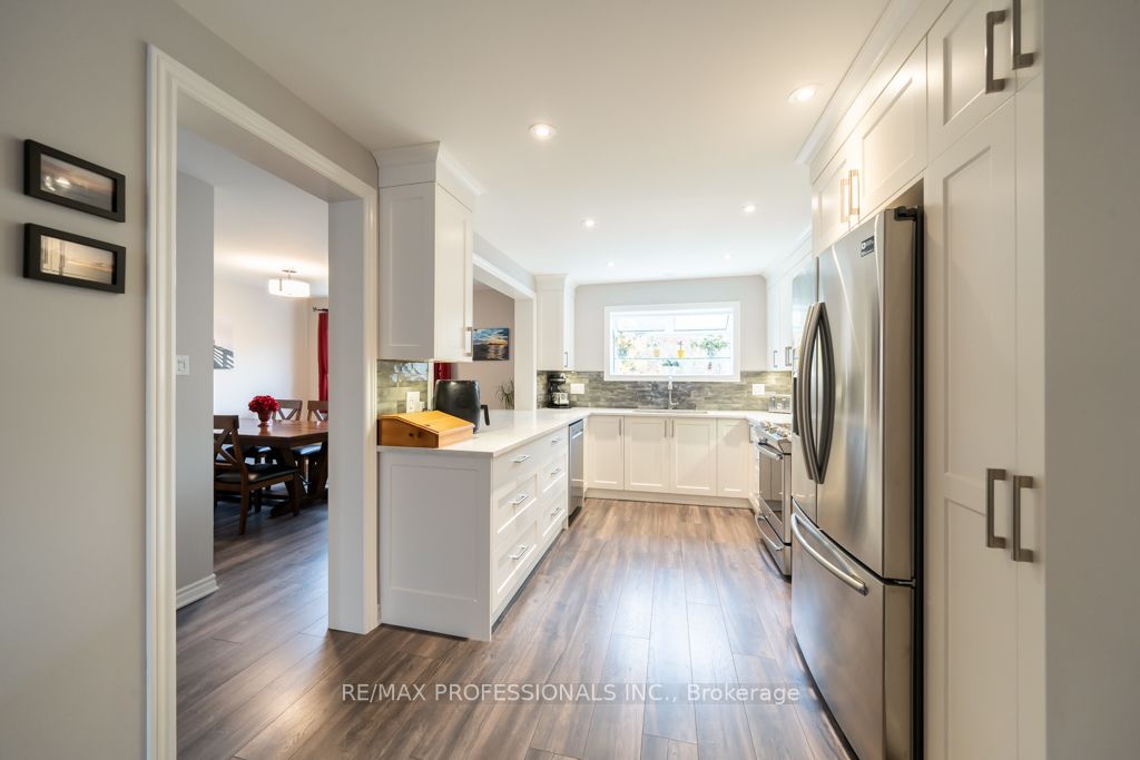 3569 Ash Row Cres