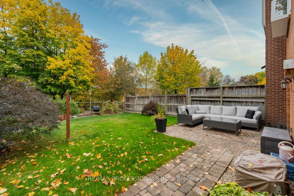 3569 Ash Row Cres