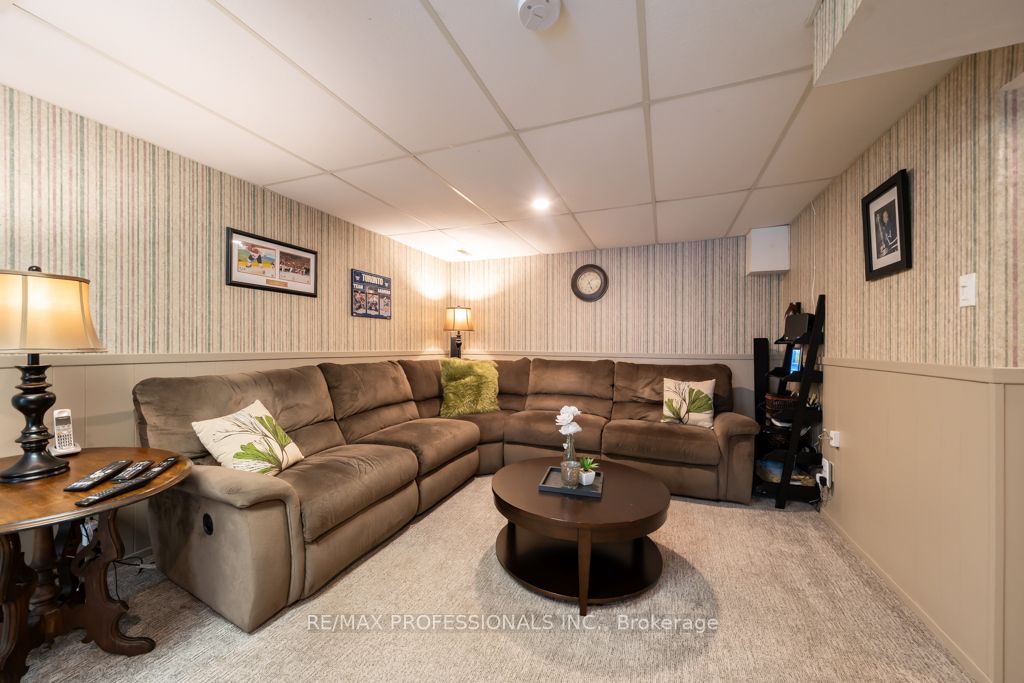 3569 Ash Row Cres