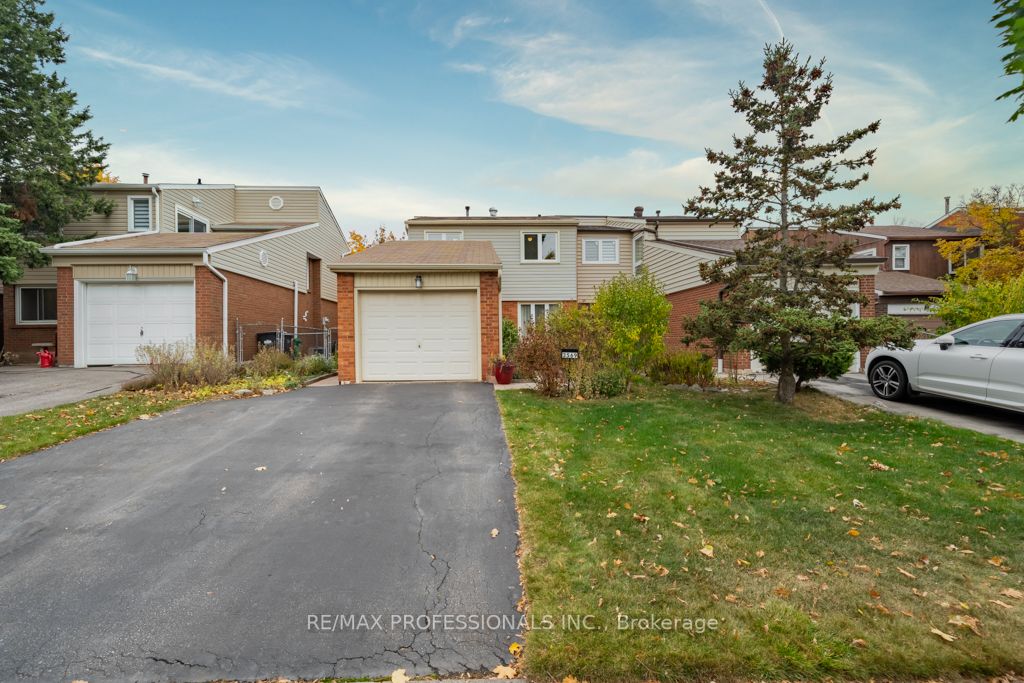 3569 Ash Row Cres