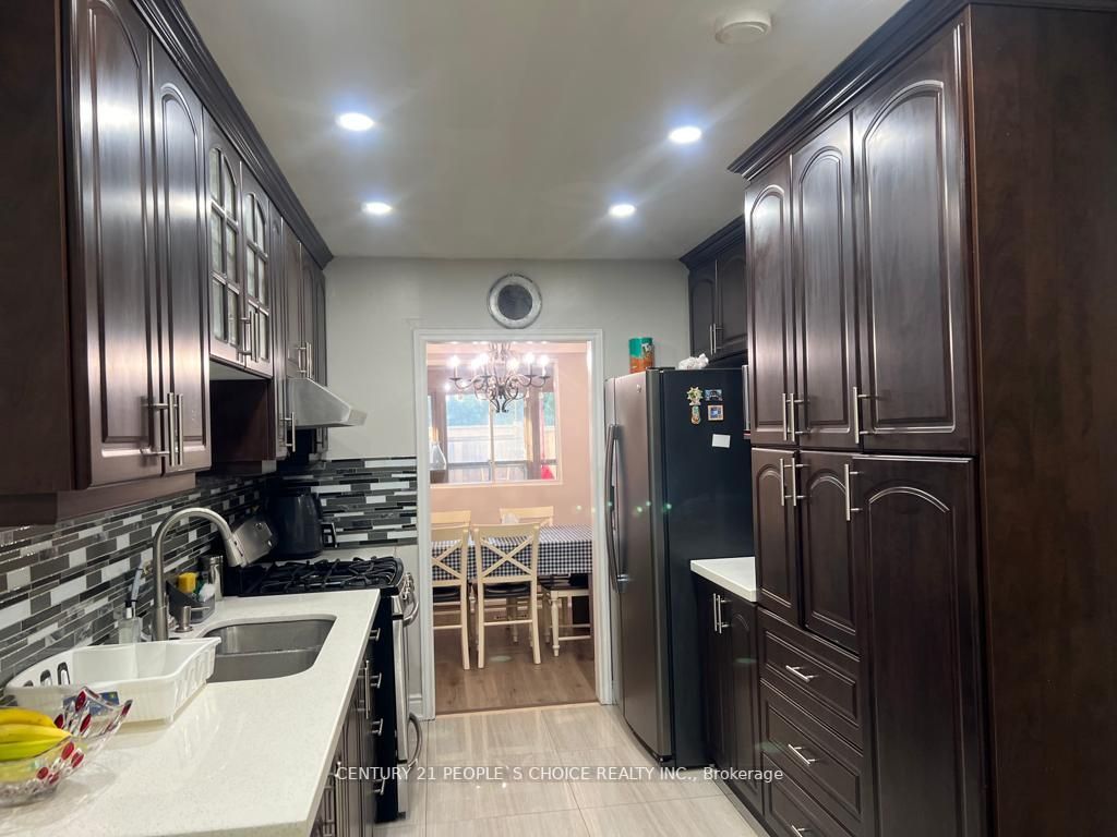 7450 Darcel Ave, #2