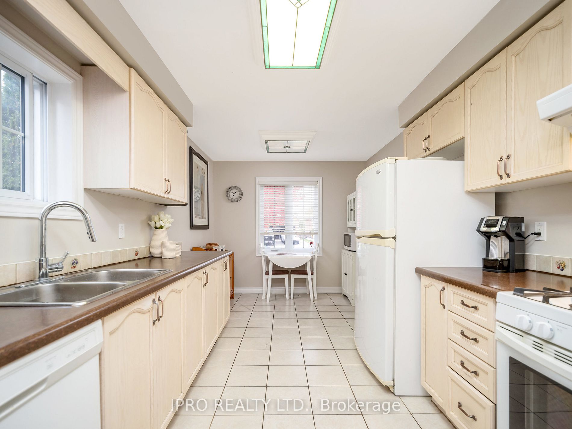 38 Birchway Pl