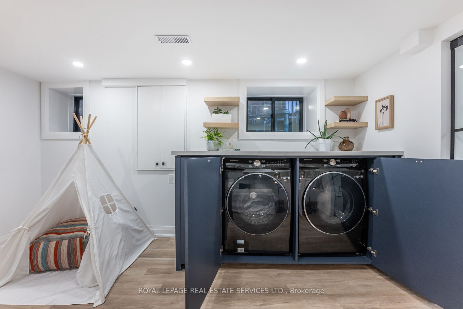 497 Willard Ave