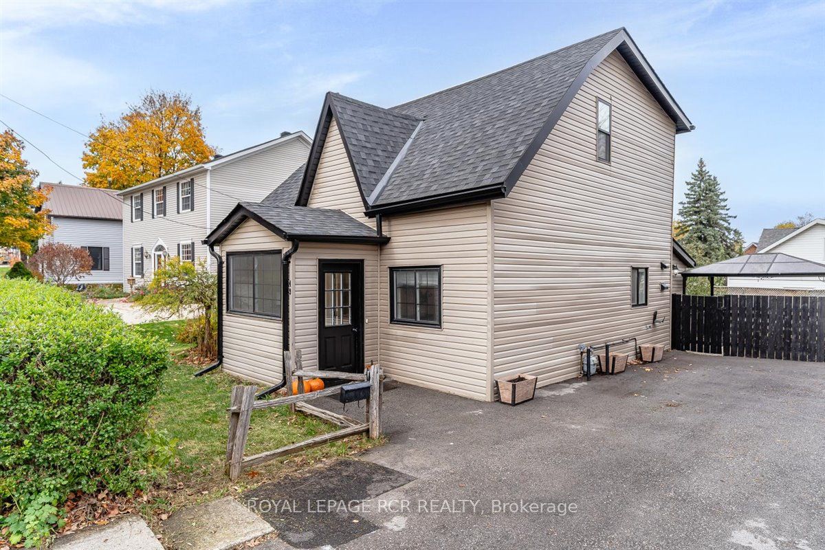 49 John St