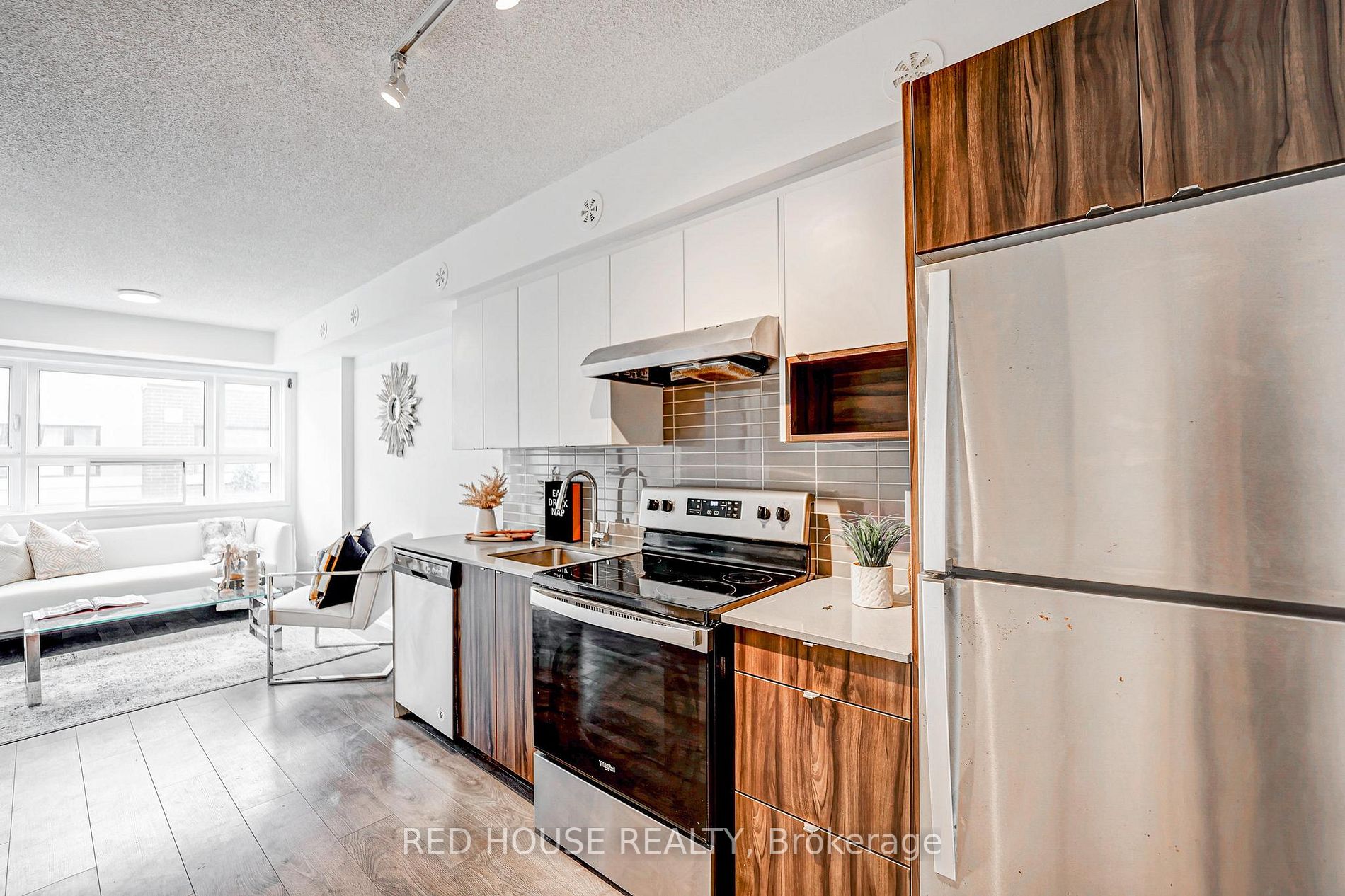 1135 Cooke Boulevard, #111