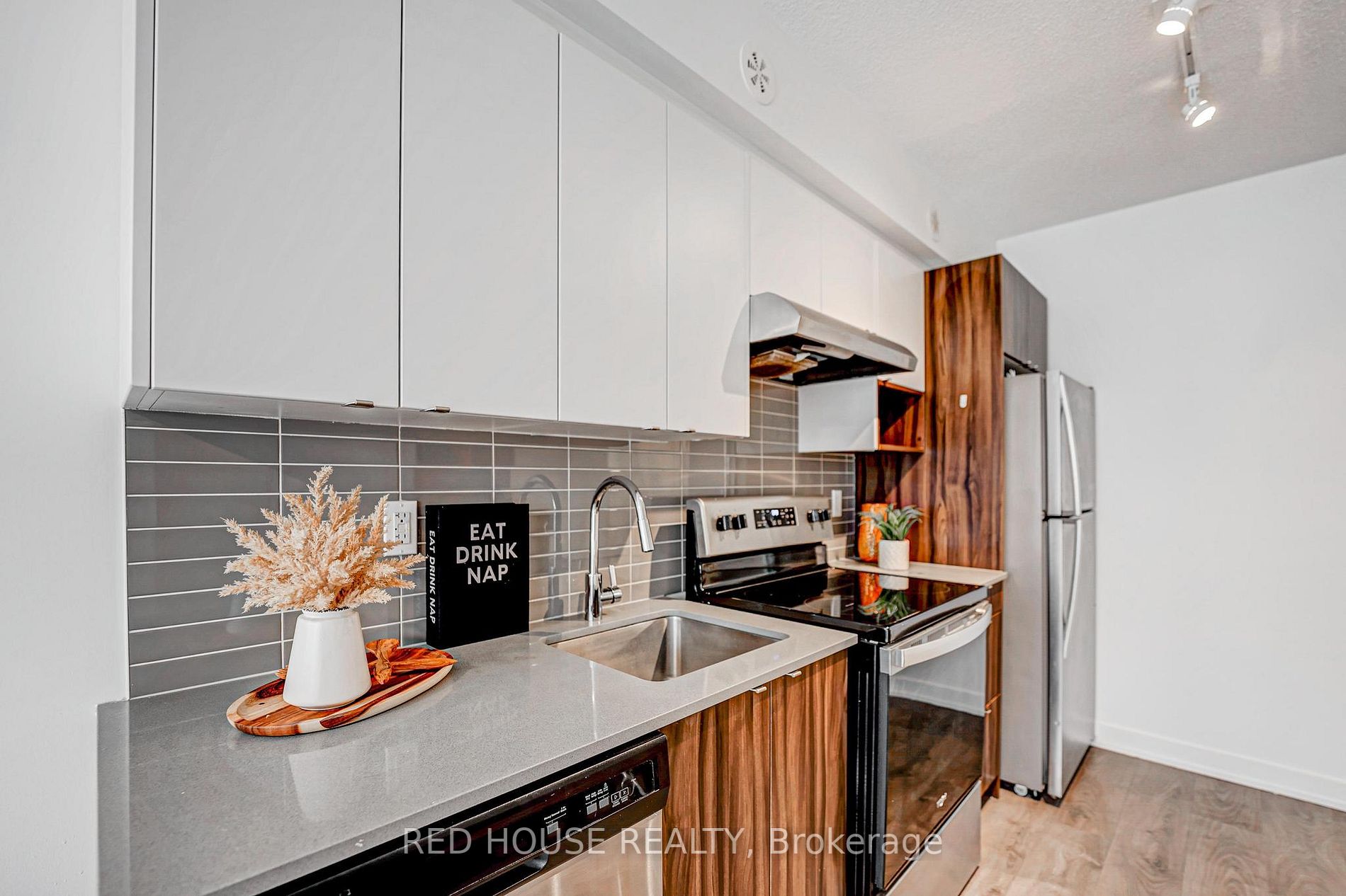 1135 Cooke Boulevard, #111