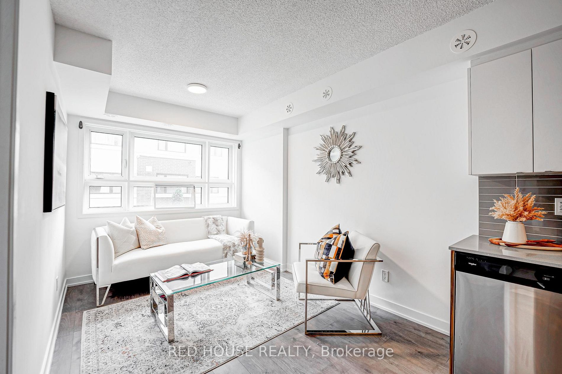 1135 Cooke Boulevard, #111