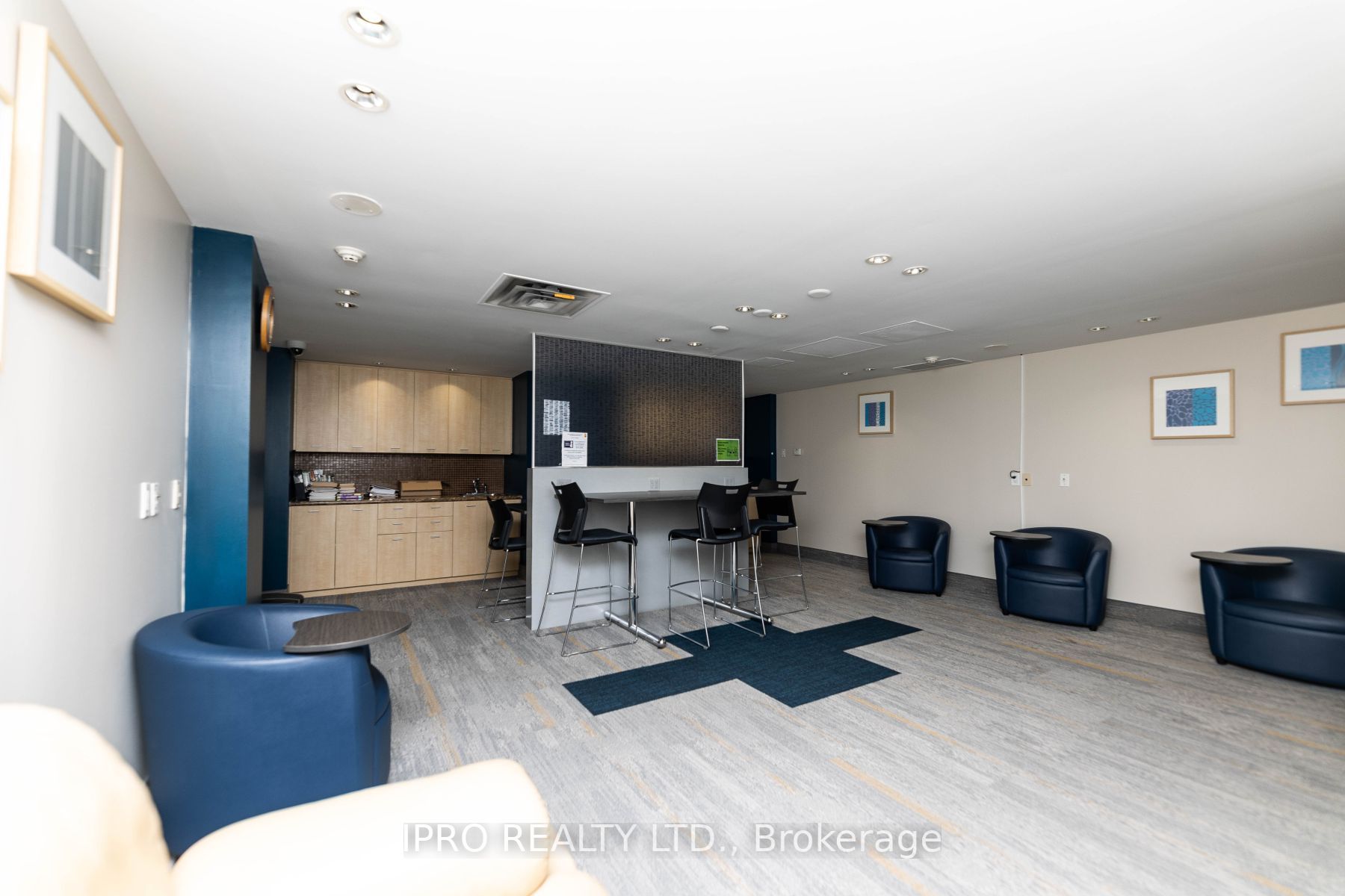 3939 Duke Of York Blvd, #3207